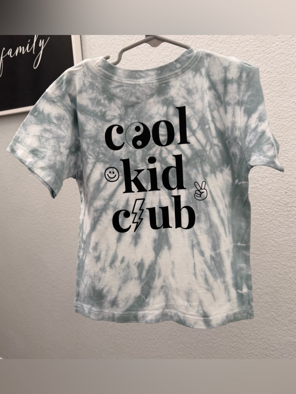 Small Shop Tie-Dye 'Cool Kid Club' Tee - Mint/White
